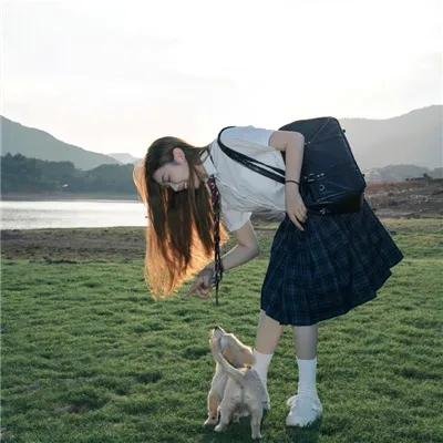 一个攞景的少年海报