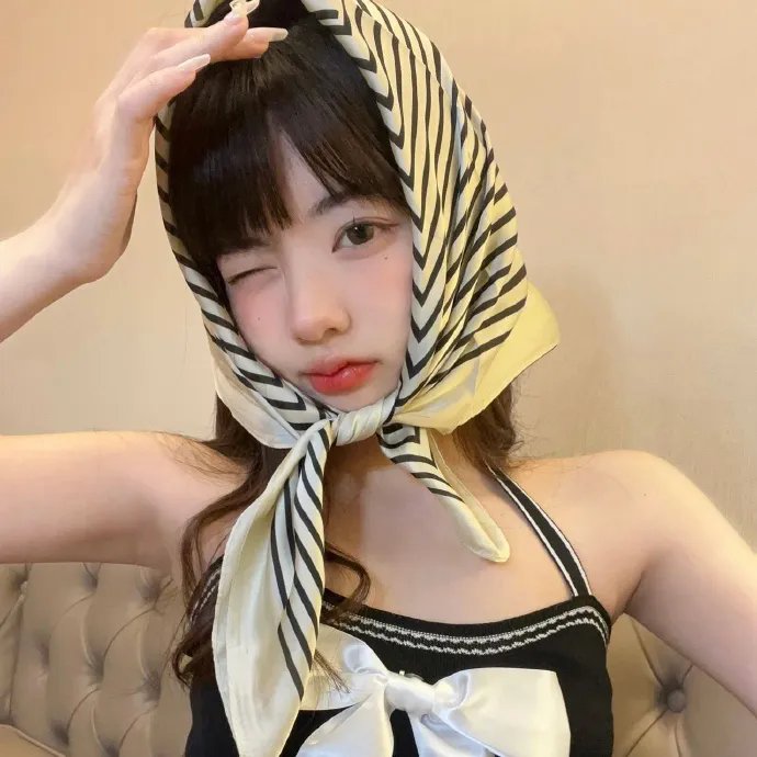 锁麟囊海报